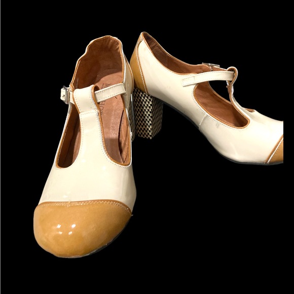 Mod Shoes The Dusty In Cream & Coffee
Patent Leather - Ladies Retro size 36 - Picture 9 of 12